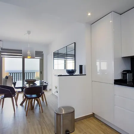 Stunning Penthouse On The 马尔韦利亚