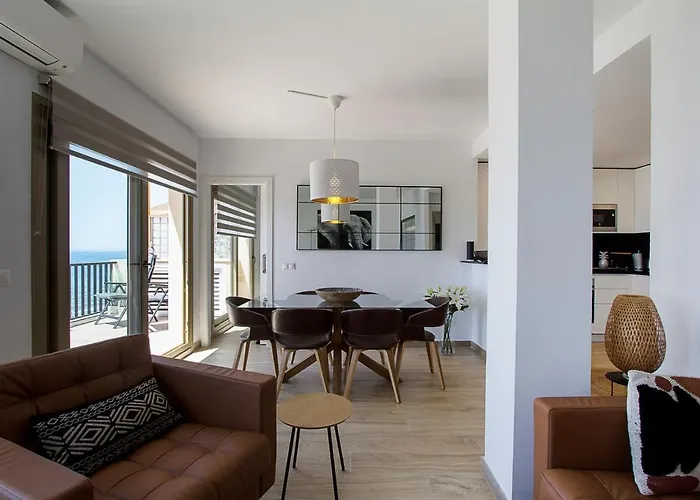 Stunning Penthouse On The * 马尔韦利亚